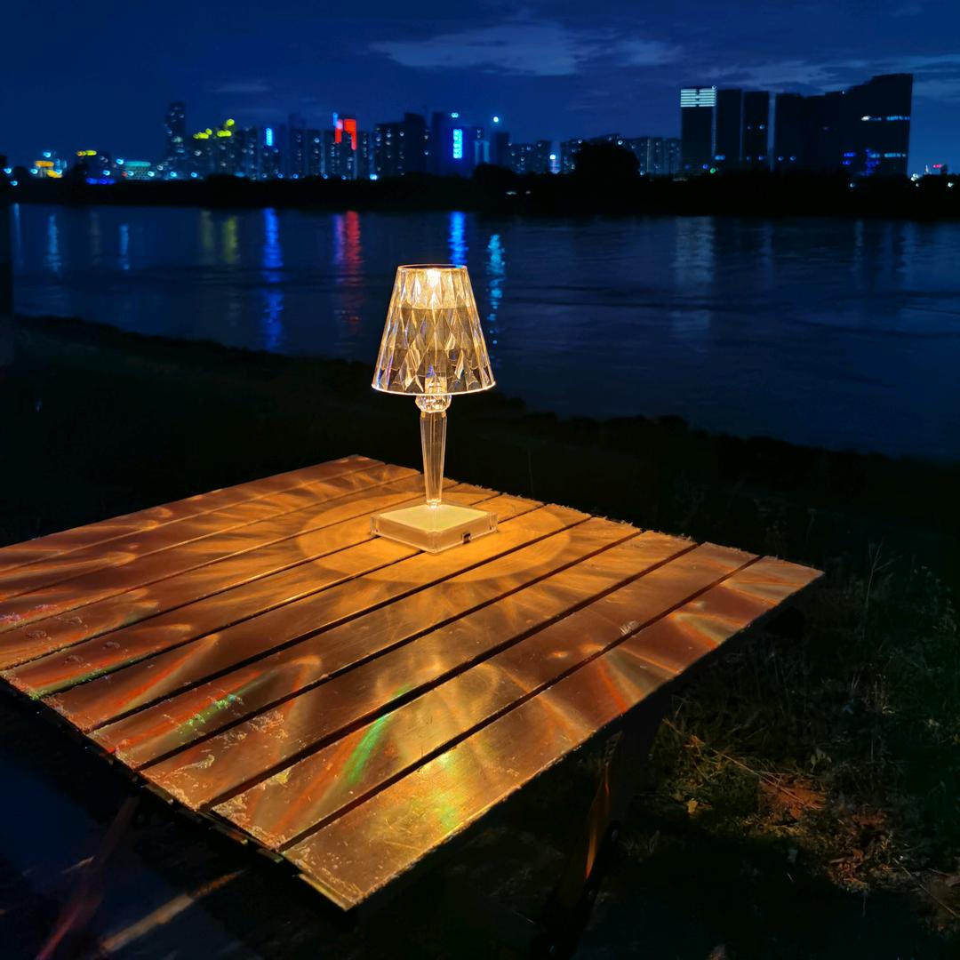 潇洒风雨中
