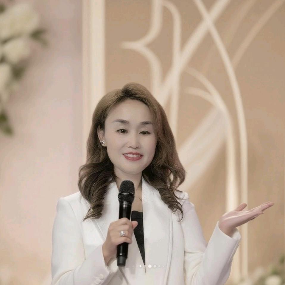 临泉婚礼主持人：文姐