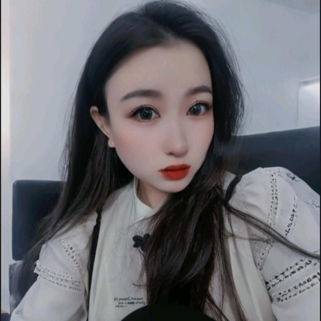 ღ、۰•  别低头，皇冠会掉♚