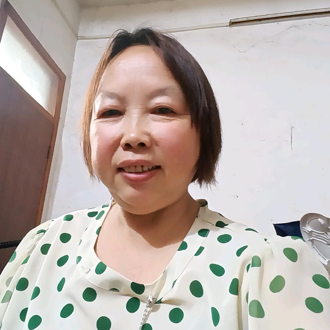 两个孙女的奶奶