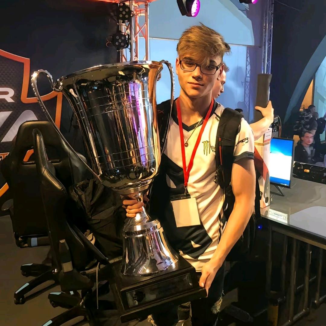 twistzz
