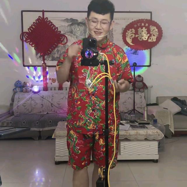 暖暖爸¹🎤（晚10：50）