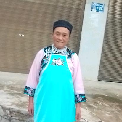 罗万桃