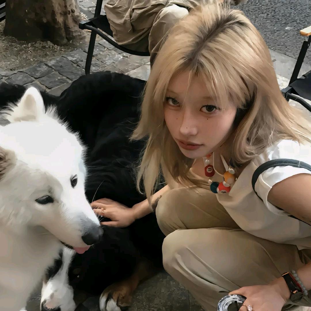 秦  染