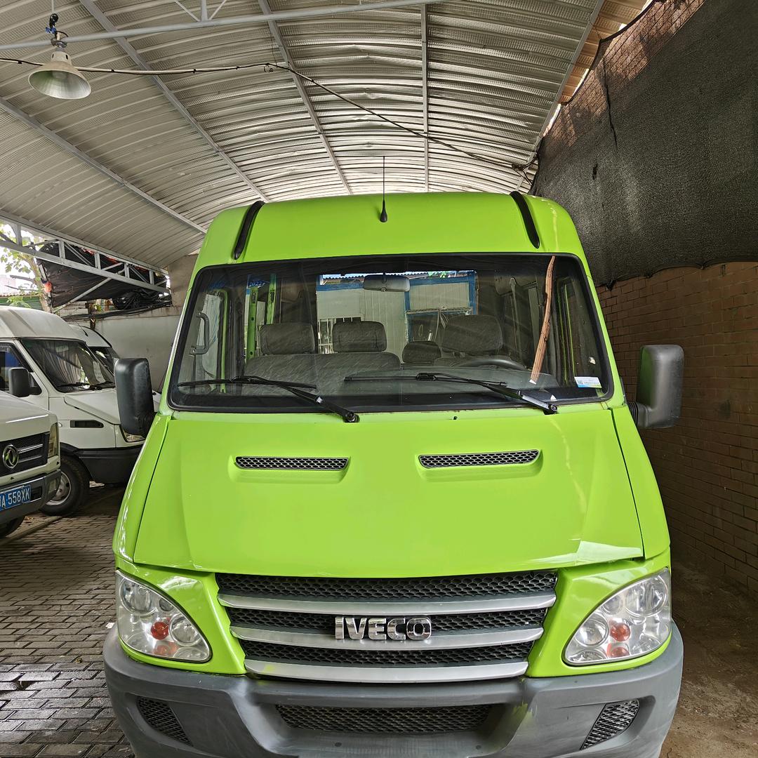 武汉霞姐二手面包车