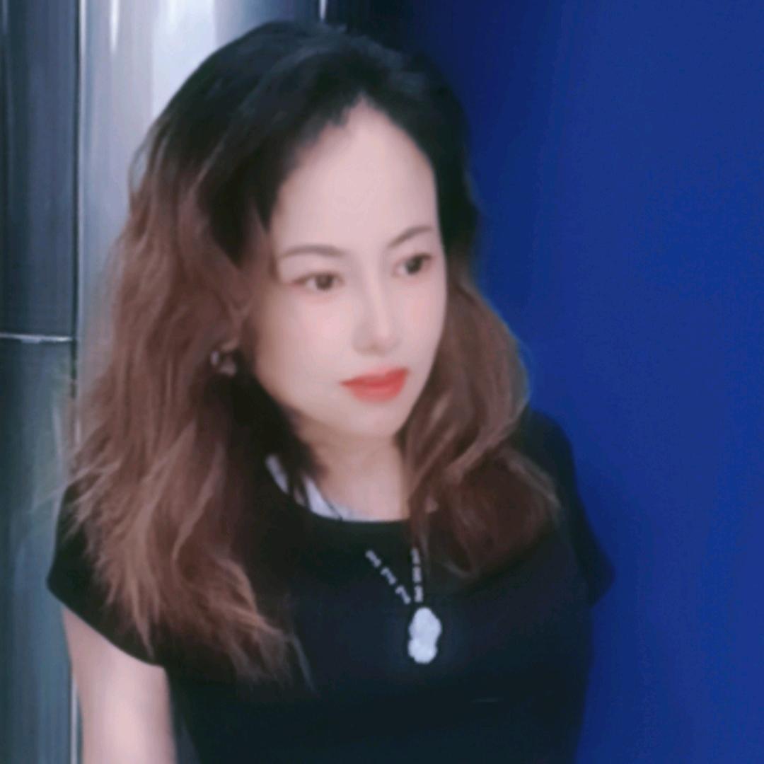 小姨子捡球