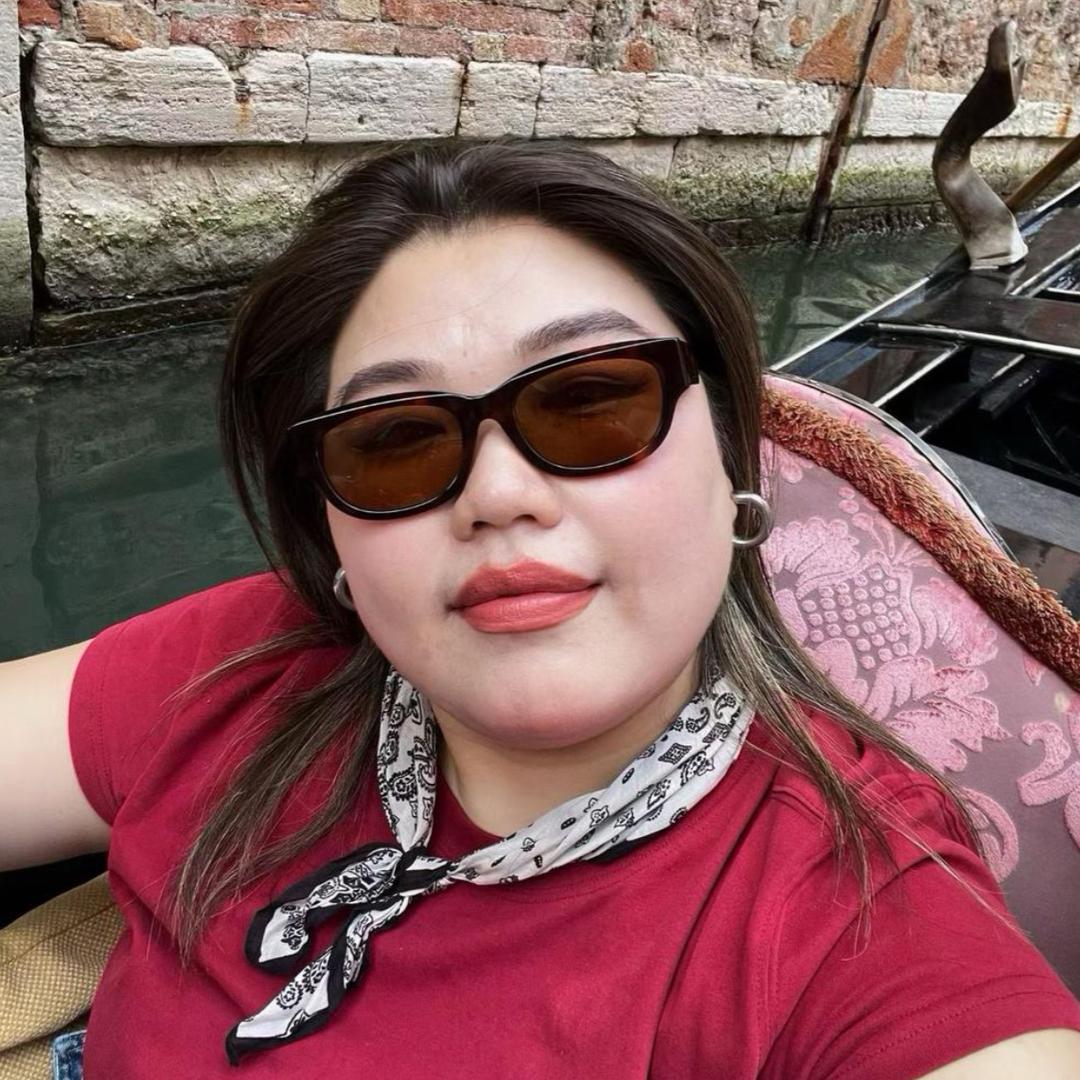 李小廋的穿搭衣橱头像