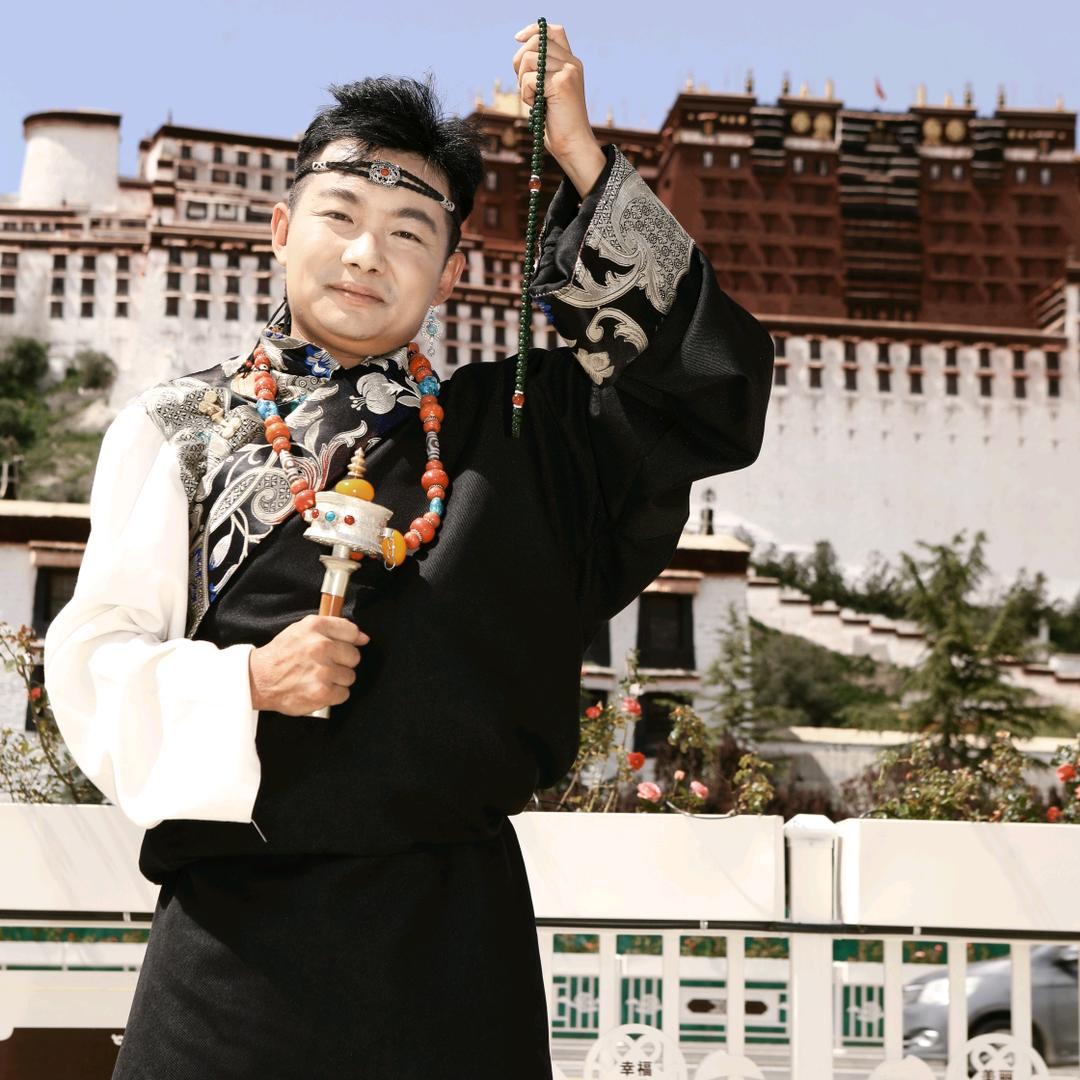 王凯（上一下眉）