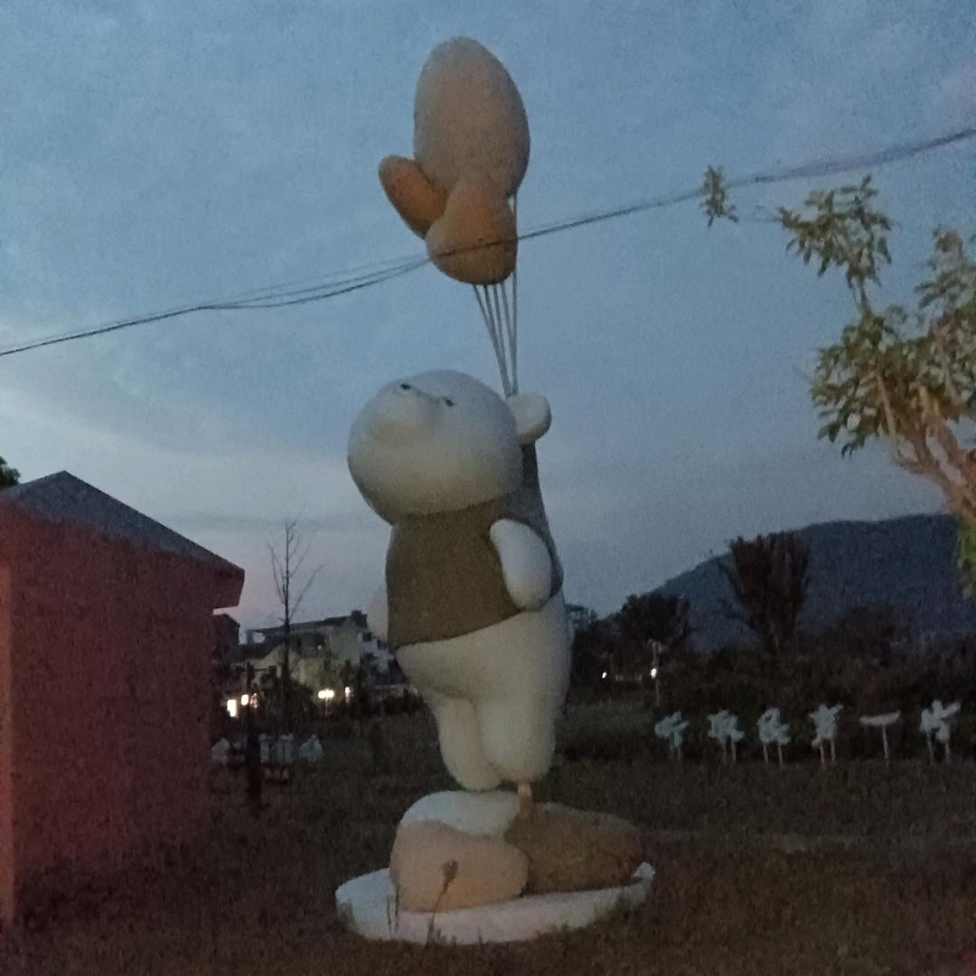 陈陈.