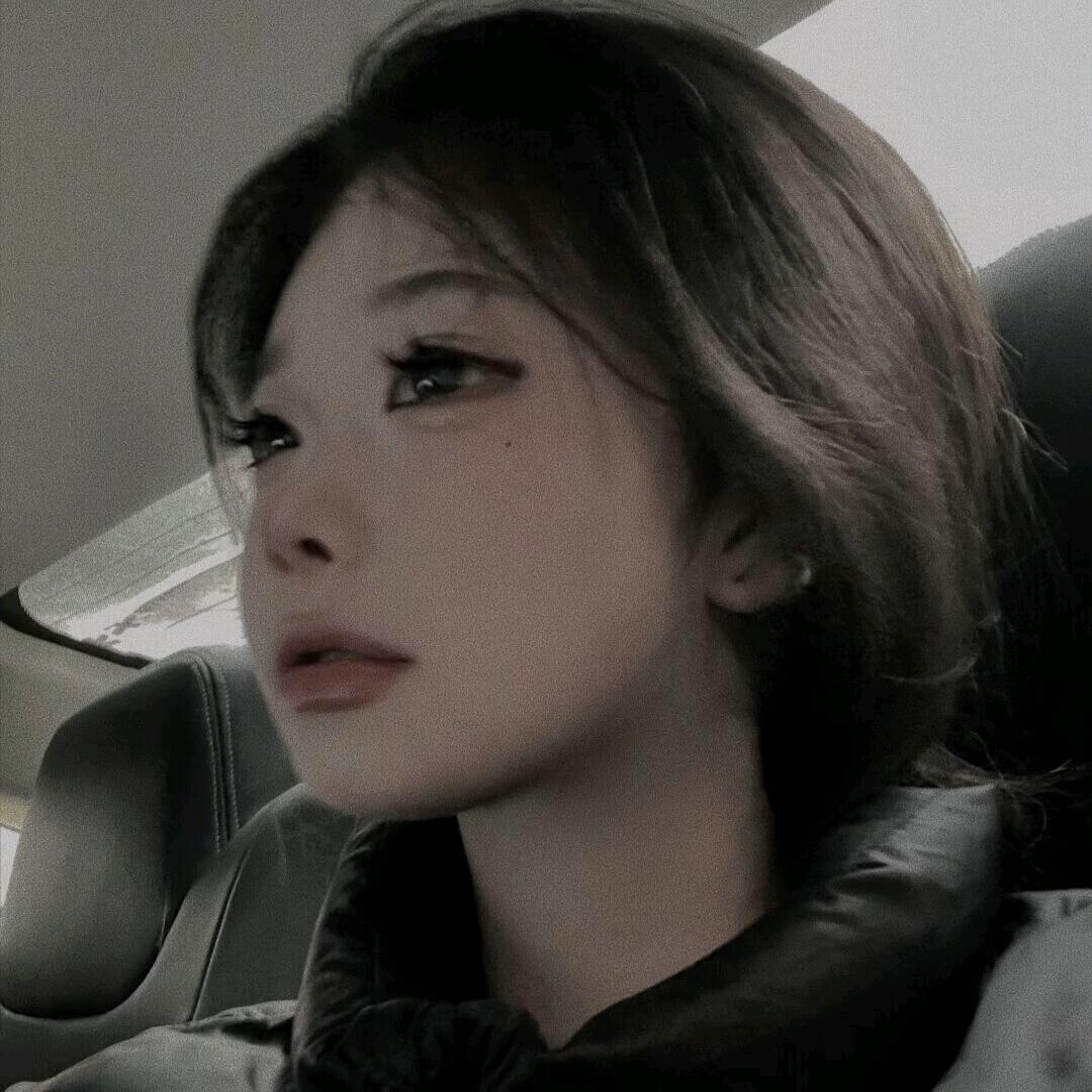 眼泪拌饭_🍂头像