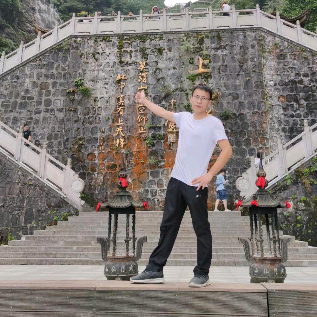 阳哥（努力生活）