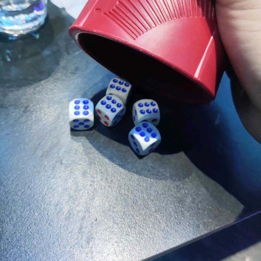 孴
