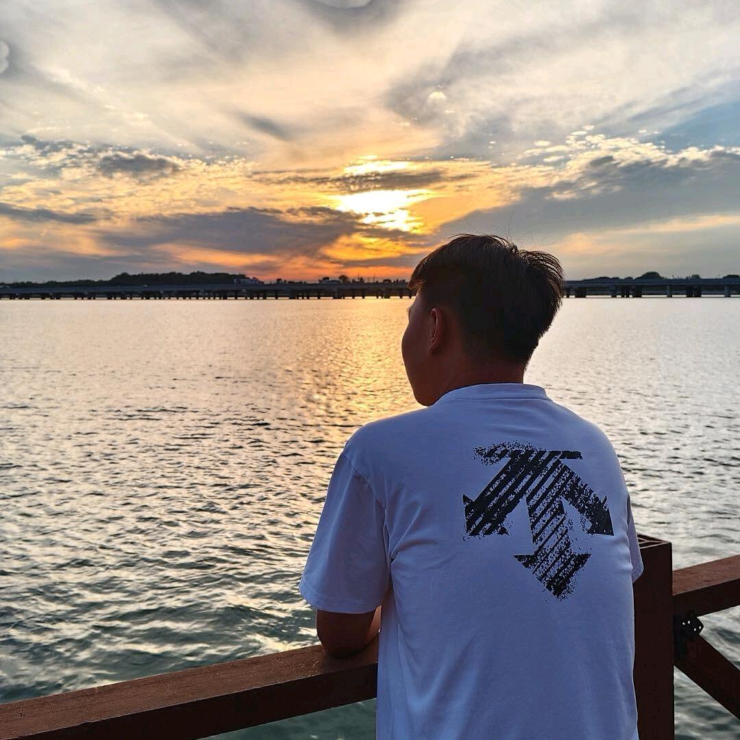 -邡寧🚶🏻‍♂️