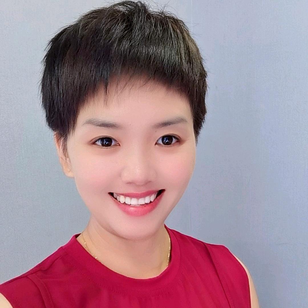 冉冉剪发染发