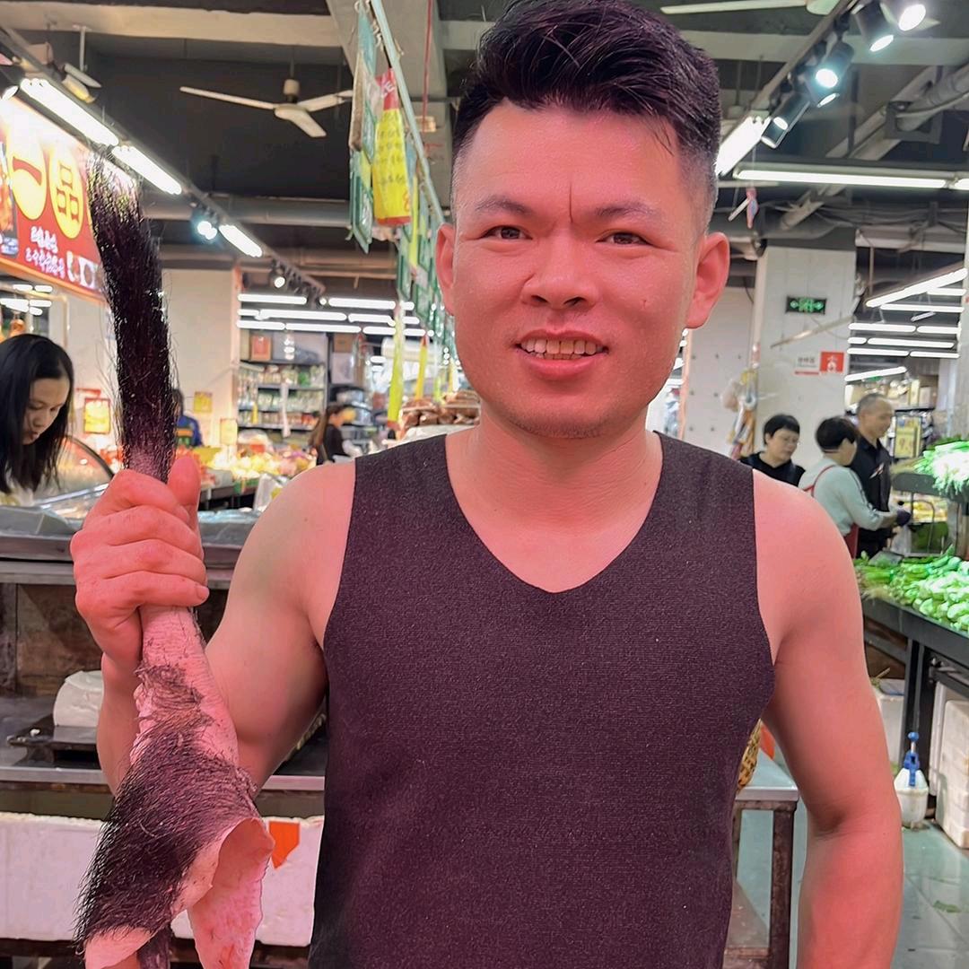 猪肉佬-小郭