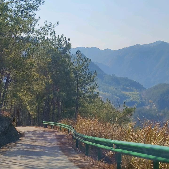 岳西服装厂小伙子(ง •̀_•́)ง加油