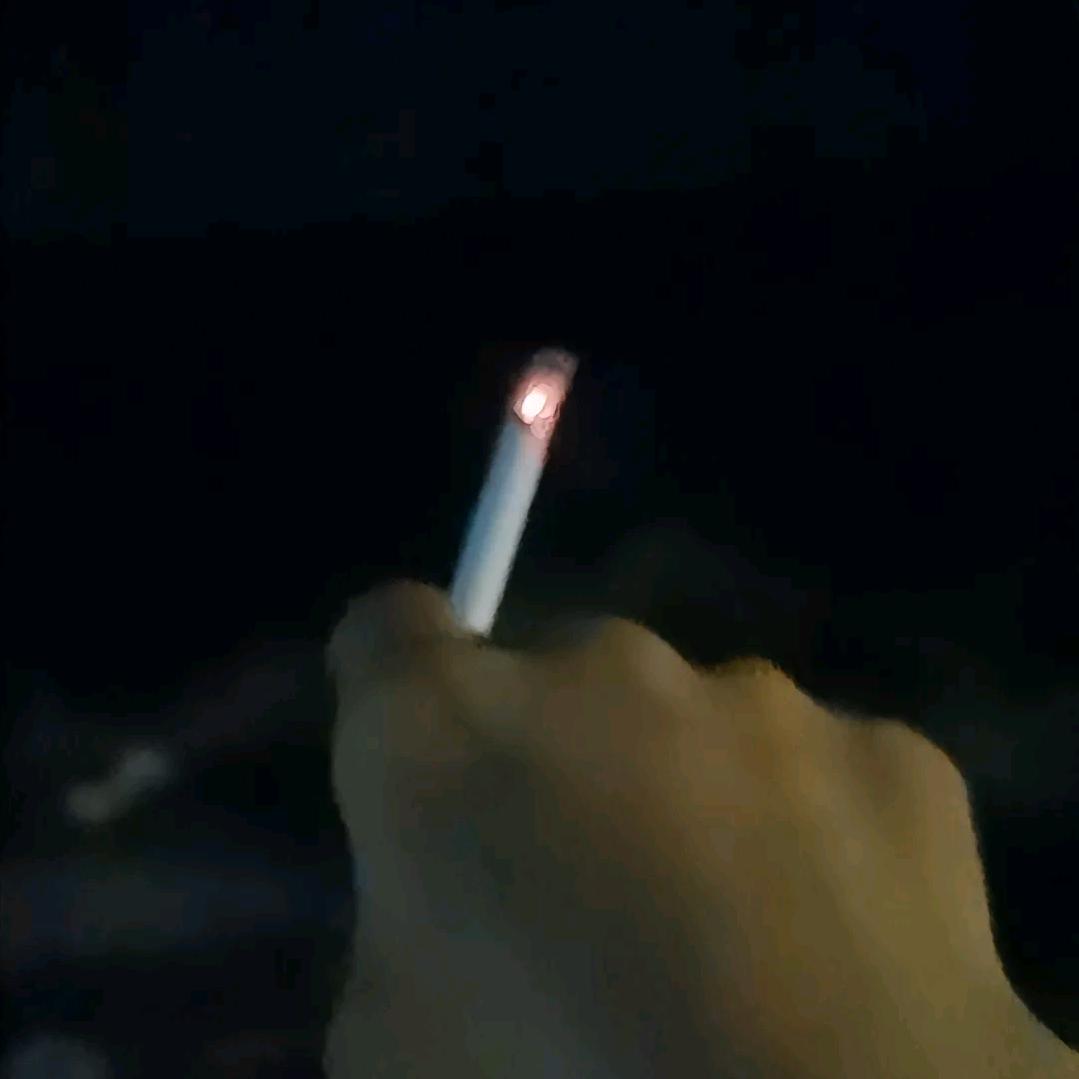 阳光下的男孩