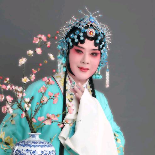清清河边草