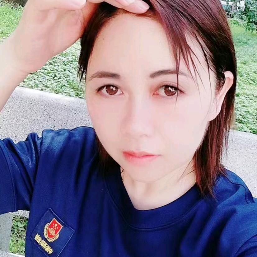 @依依