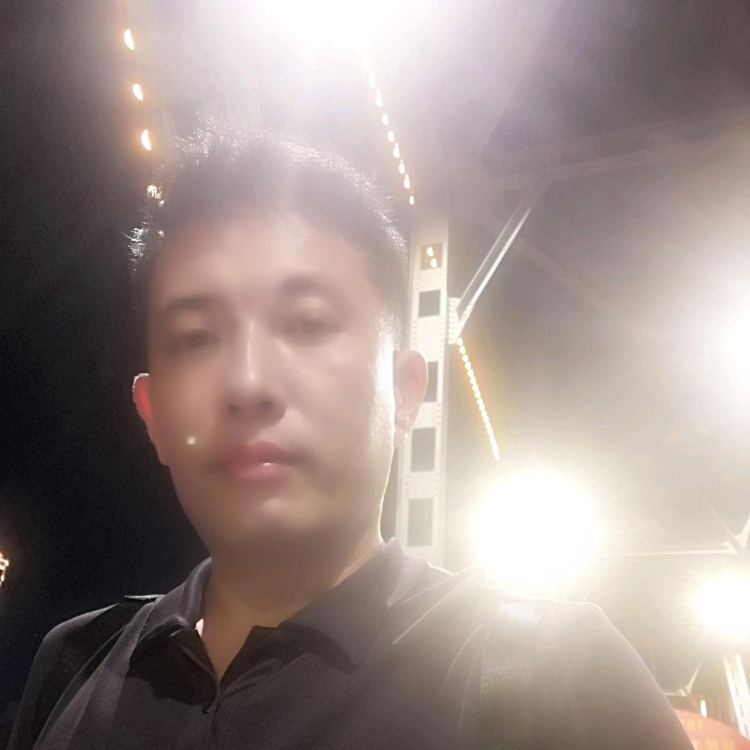 震哥哥的潮流小铺子
