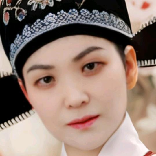 英子