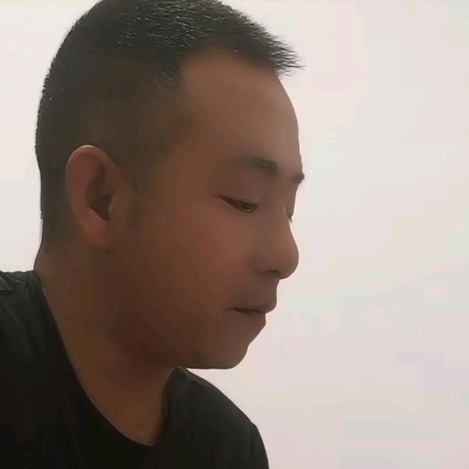 小瓶盖（离婚大叔）