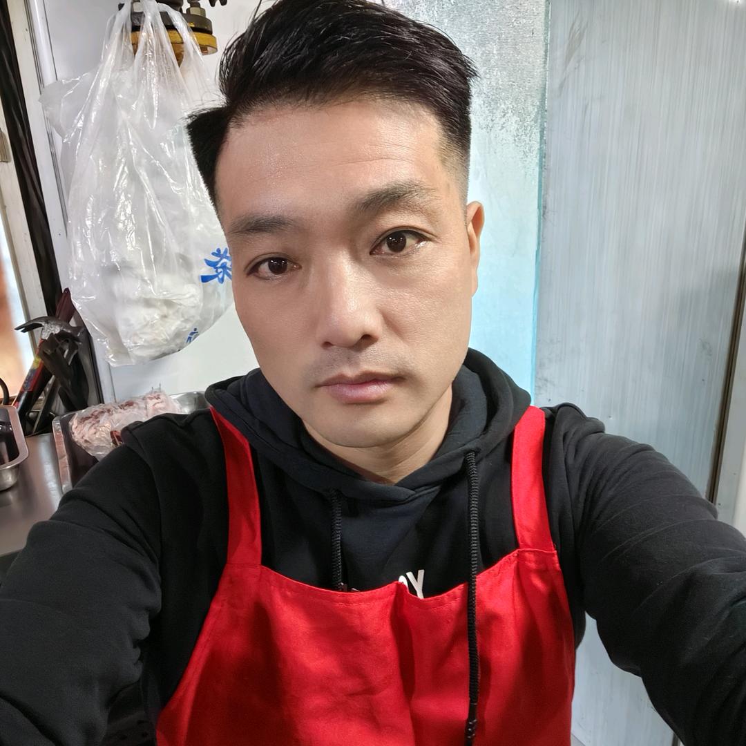 主打东北铁锅炖加盟包教包会，