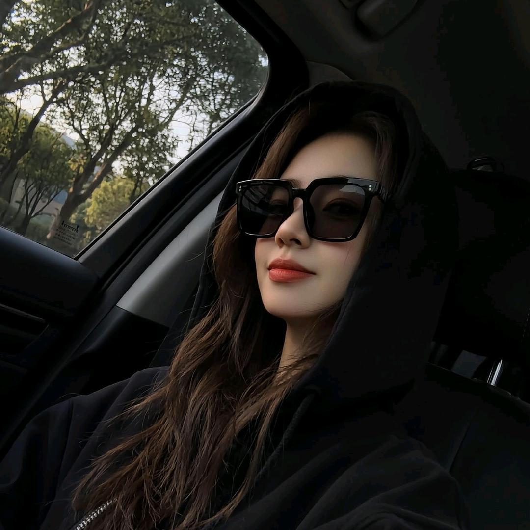 @ 氵王 小姐