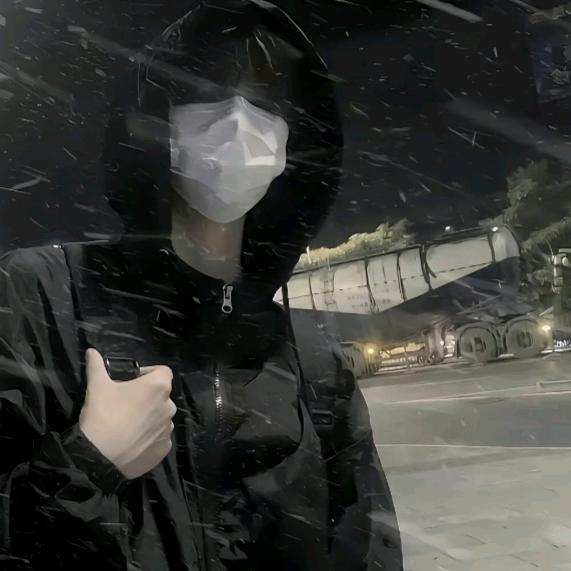 七谕.