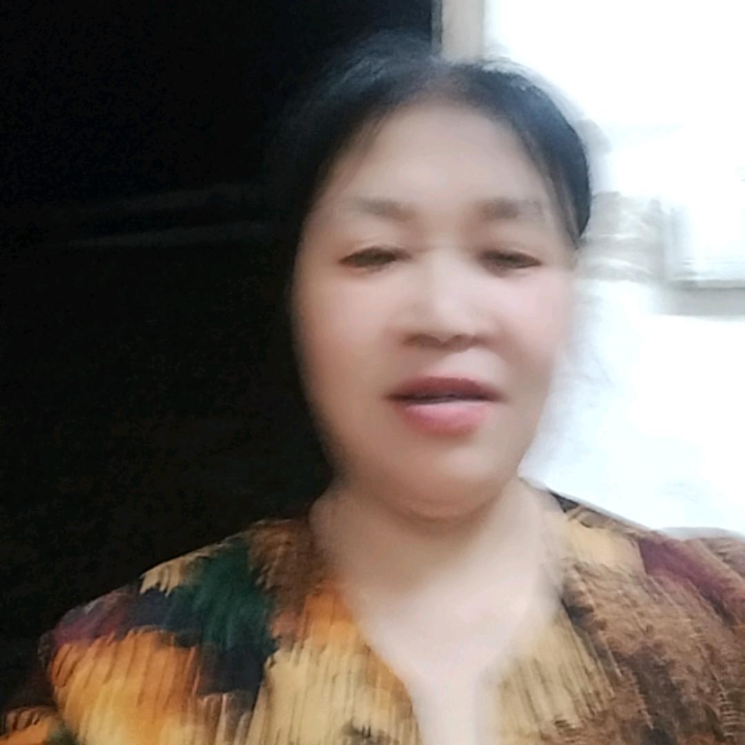 侯英