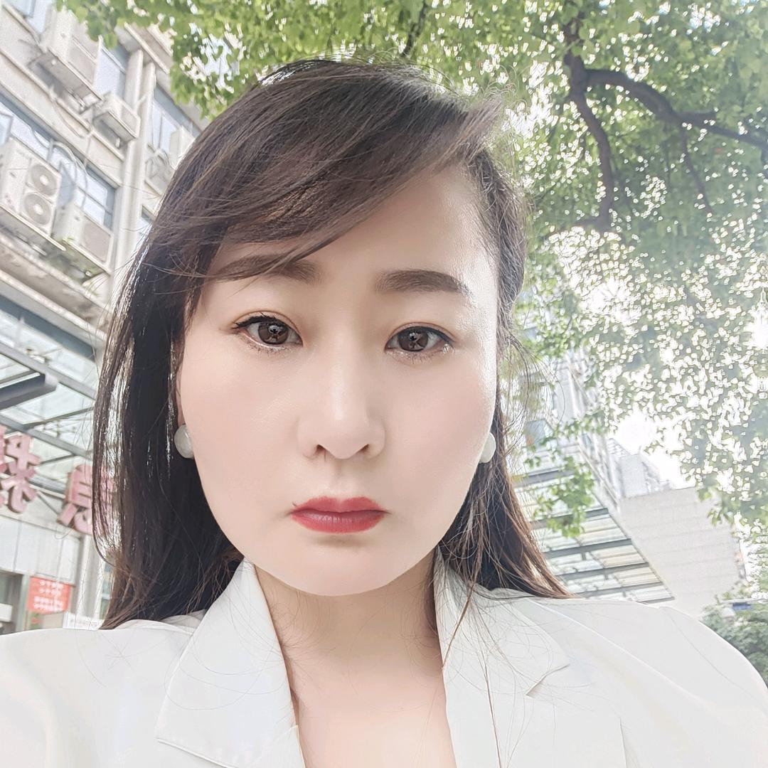 收长头发的小玲子