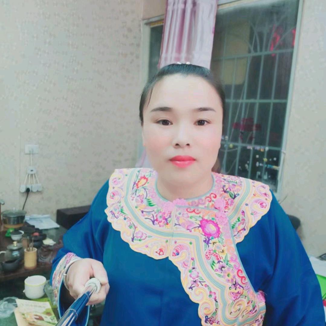 @侗家石珍珍