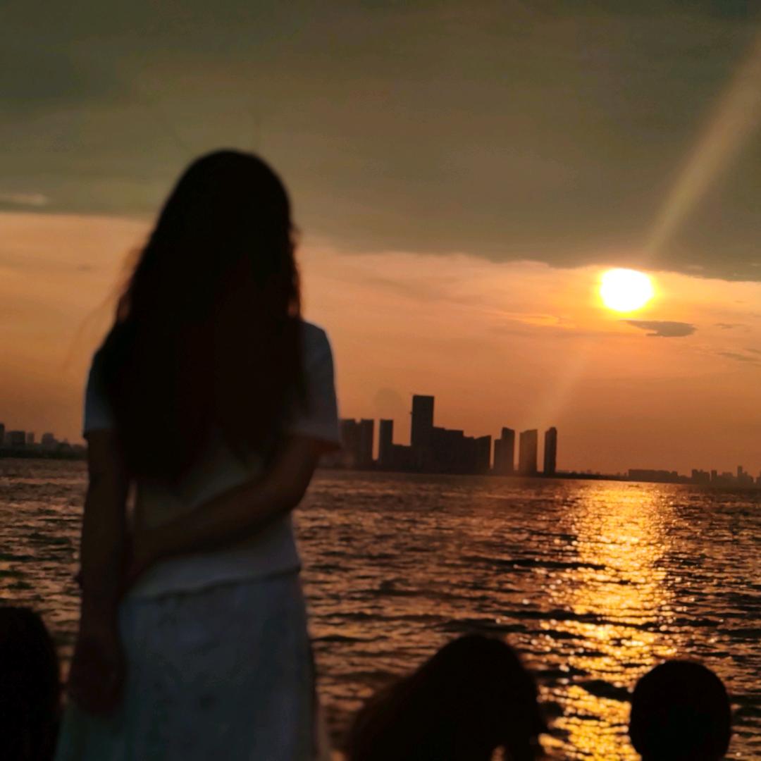乐意丽