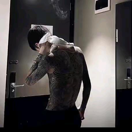 刀🔪龙🖤。