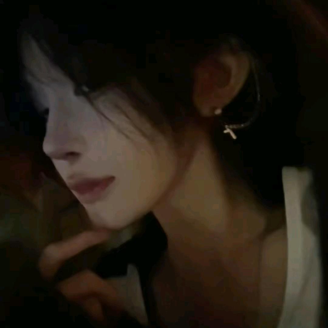 口袋只剩玫瑰一片