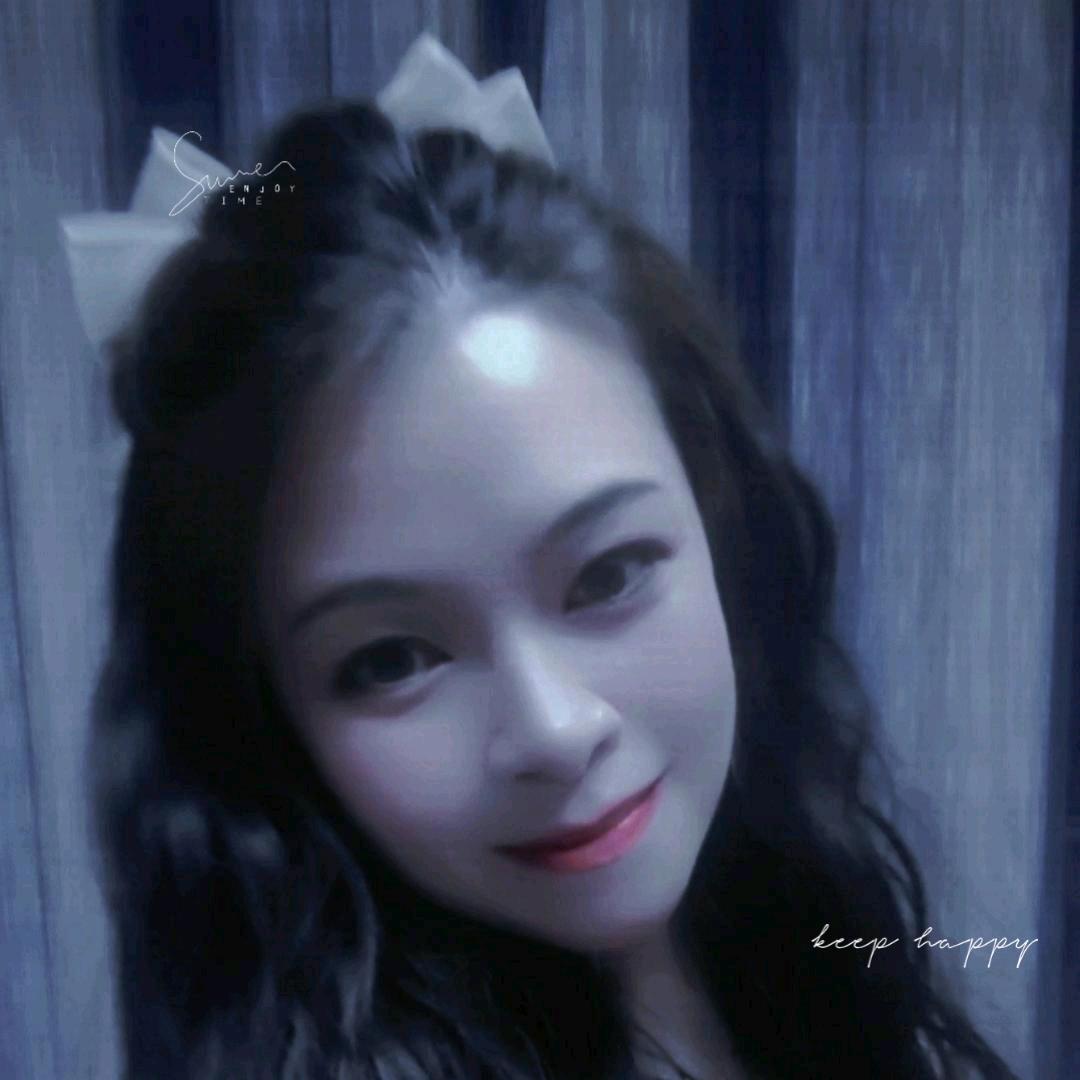 妞.