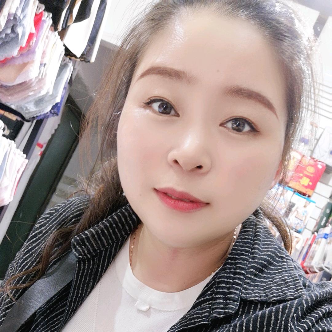 毕节潮袜品尚    品姐