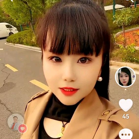 姐的微笑。