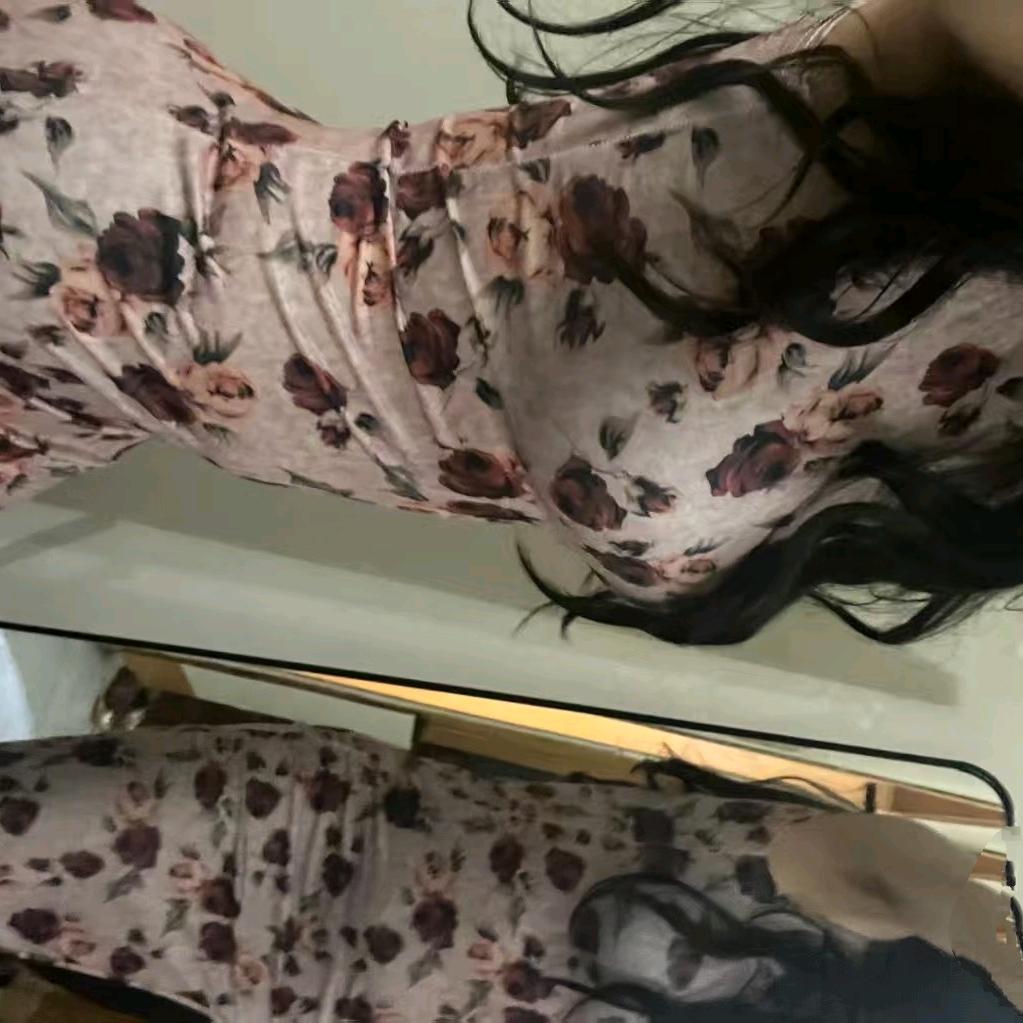 莫莉