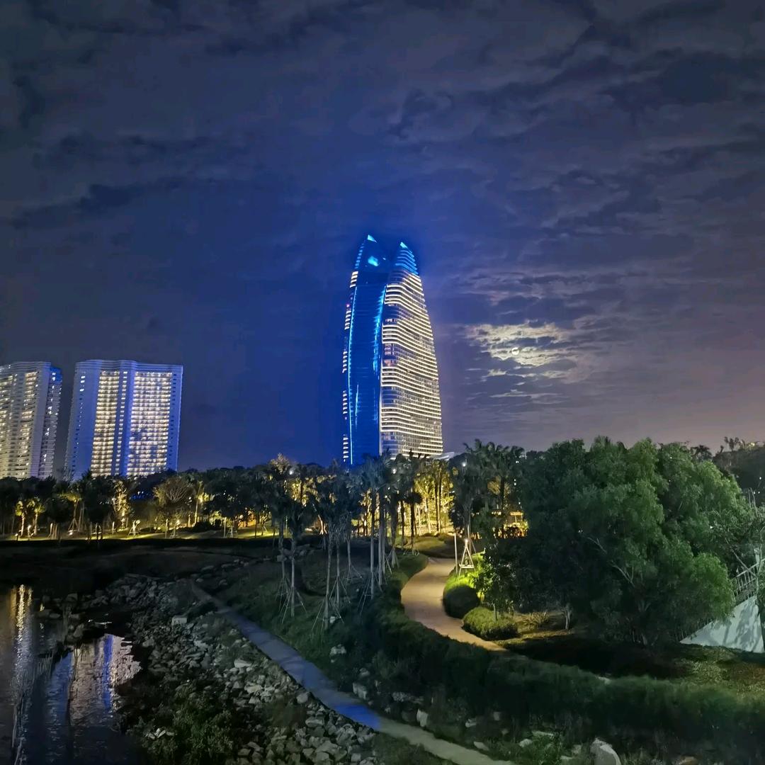 独 步 江 湖