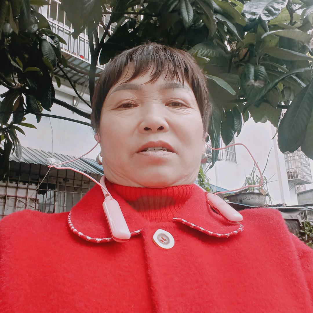 郭利姐（星期六晚上六点半开播)