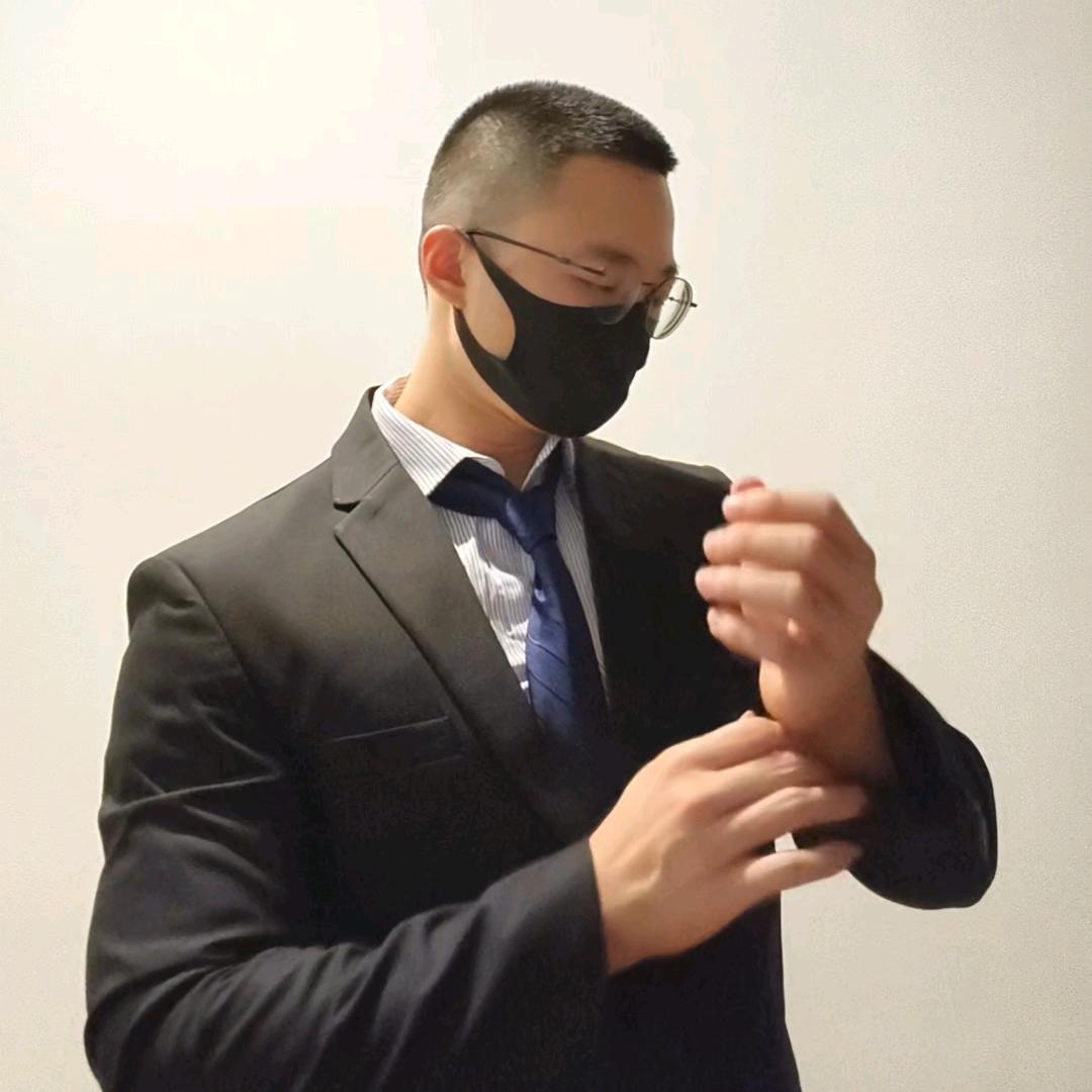 爱健身的撸铁娃