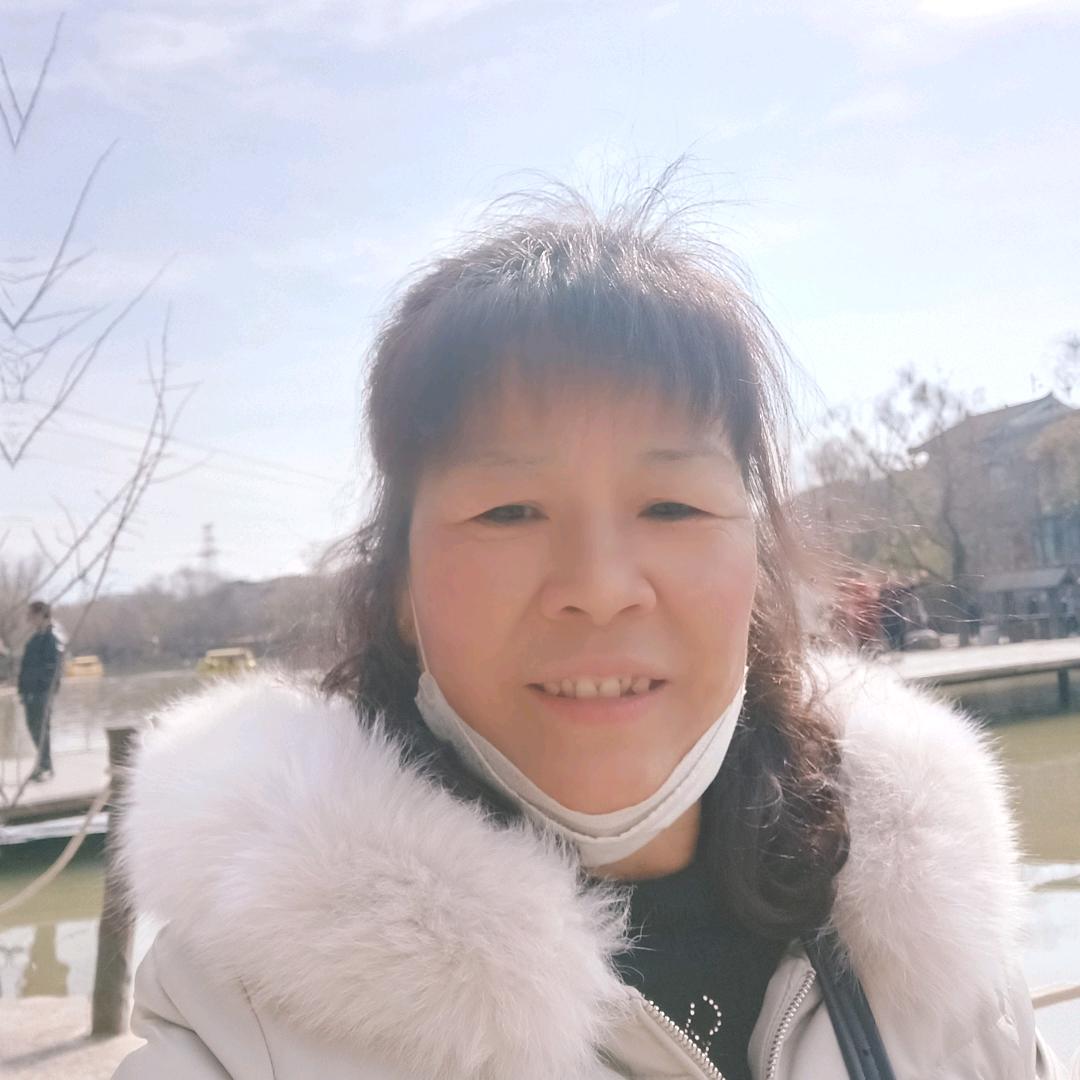 櫻桃姐，每天晚上7.30开播。