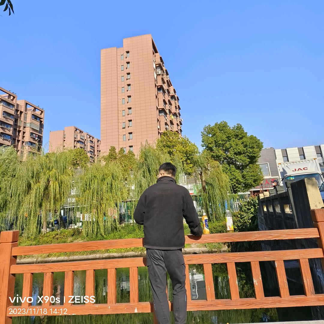 靠近阳光