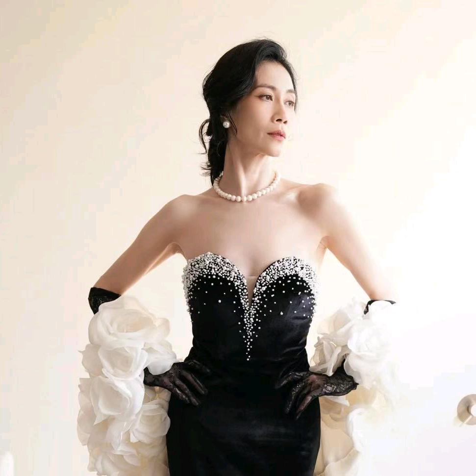 演员姐姐护肤间