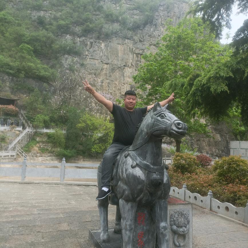 90后卡车司机。