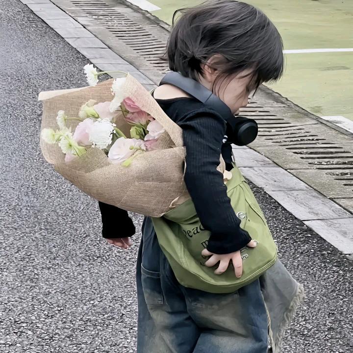 🌈小小舒ʕ•̀_•́ʔ