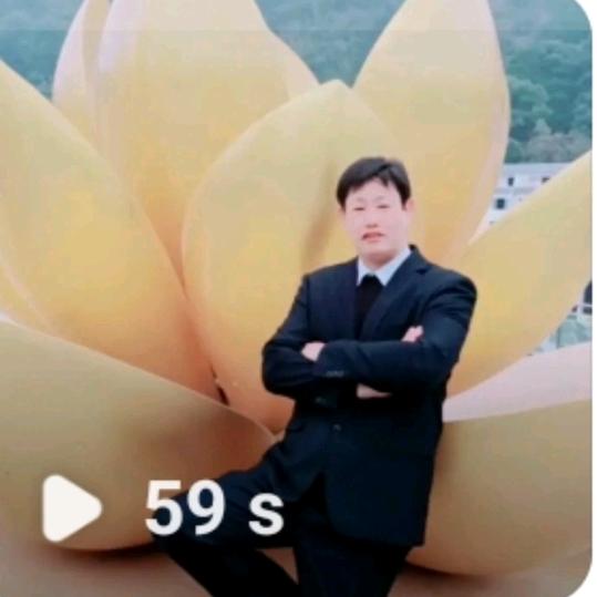 蓝天。