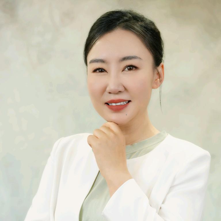 黄峥心理博士