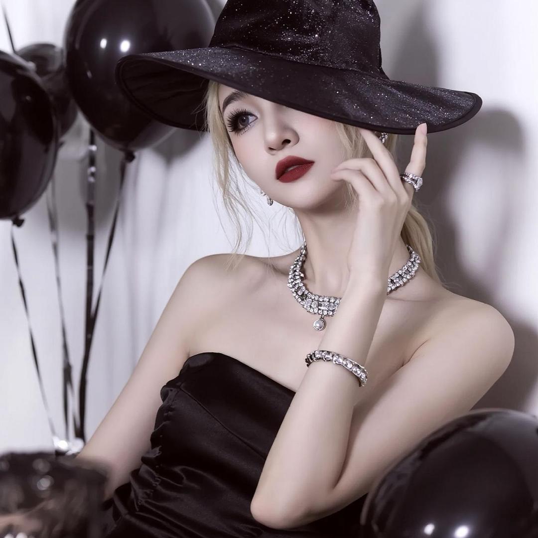 🧸 Rebecca